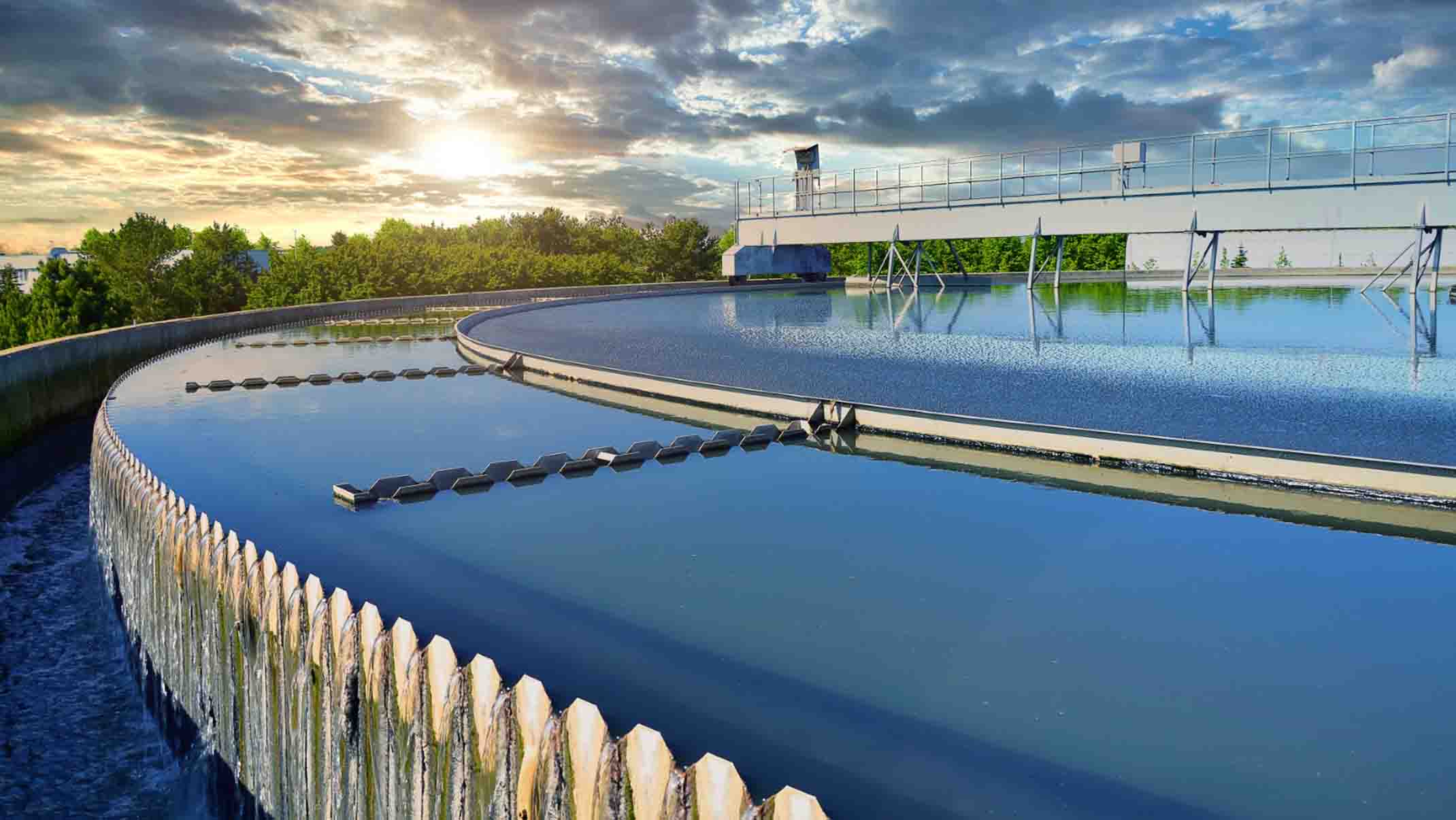 Water treatment tank