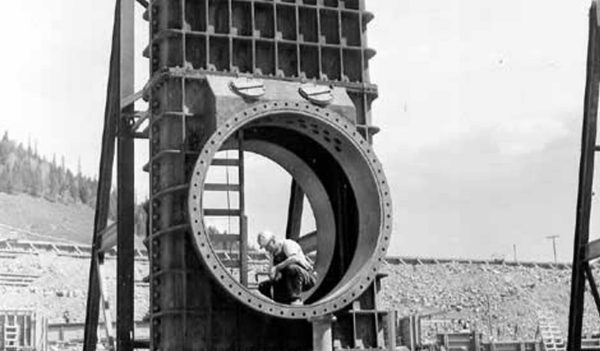 Historical image of Hoover Dam Construction