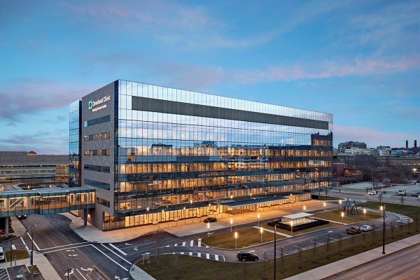 Cleveland Clinic Opens New Cancer Center