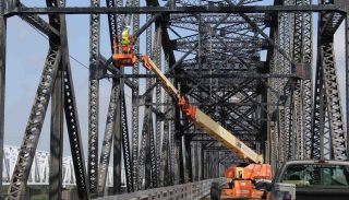 Vicksburg Old Highway 80 / Railway Bridge